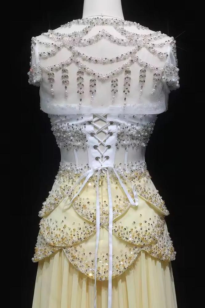 فستان سهرة كورسيه ليموني بأكتاف طويل