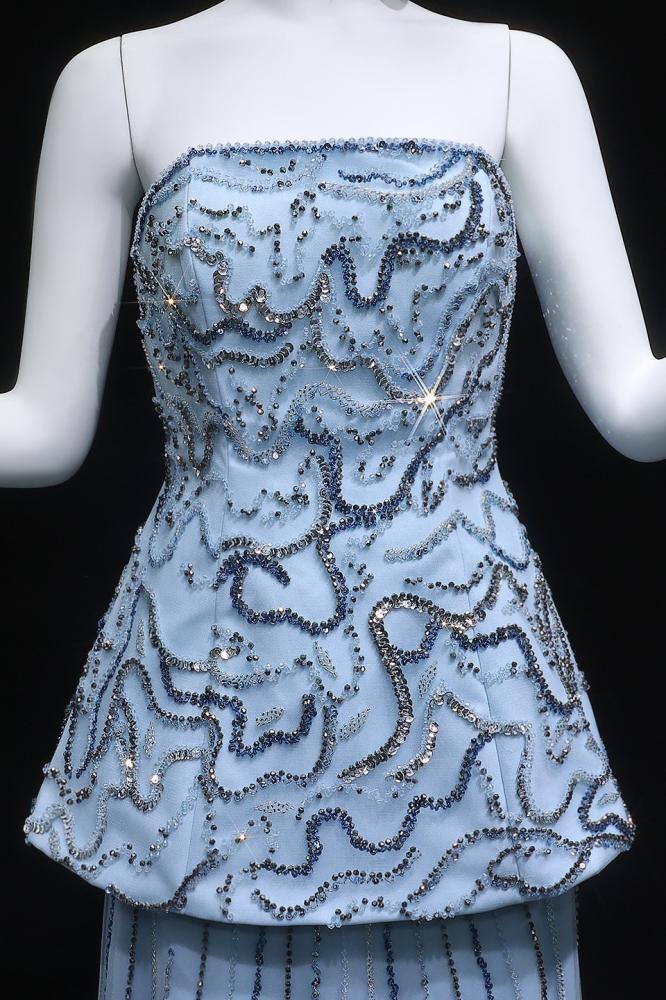 فستان سهرة طويل سماوي فاتح توب