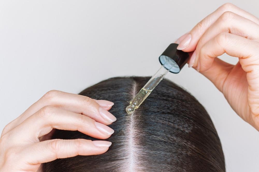 طريقة اختبار حساسية زيوت الشعر قبل أول استخدام لنتائج آمنة