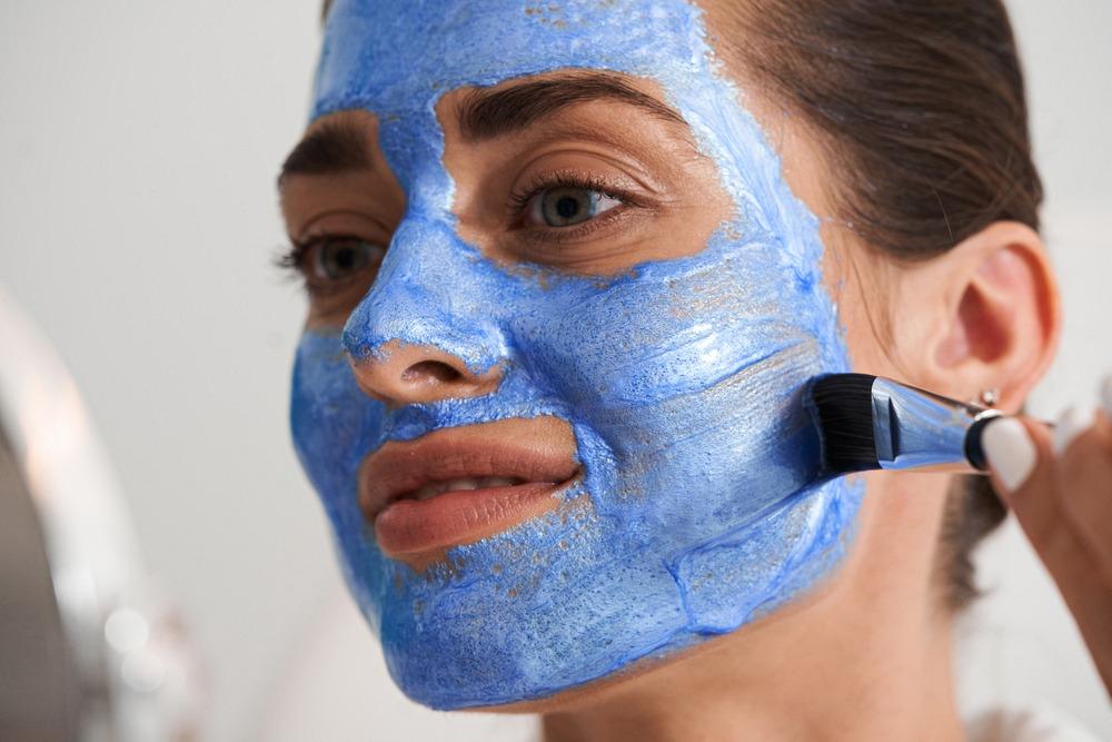 تعرف على فوائد النيلة الزرقاء لتفتيح البشرة والجسم