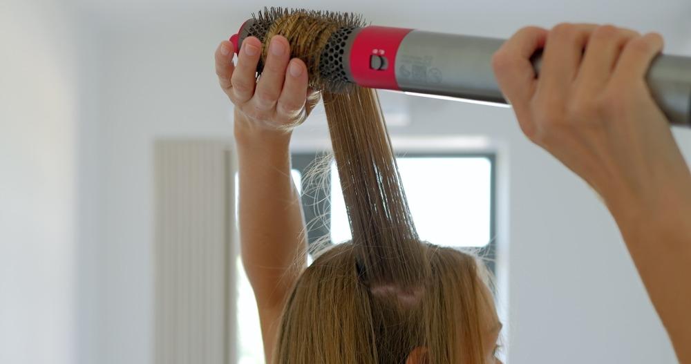 روتين العناية بالشعر المثالي قبل وبعد الاستشوار