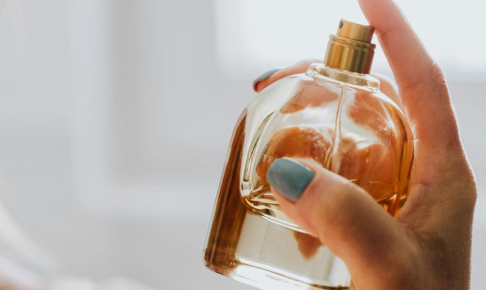 عطور شرقية مميزة: سحر الشرق في زجاجة تفوح بالجاذبية والأصالة