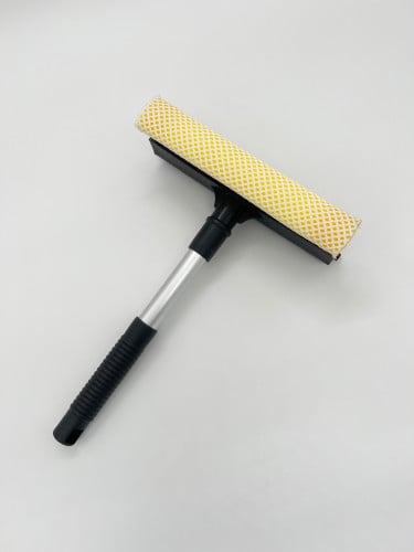 تنظيف الزجاج