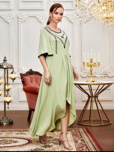 جلابية بطباعة نبات حافة منخفضة أخضر