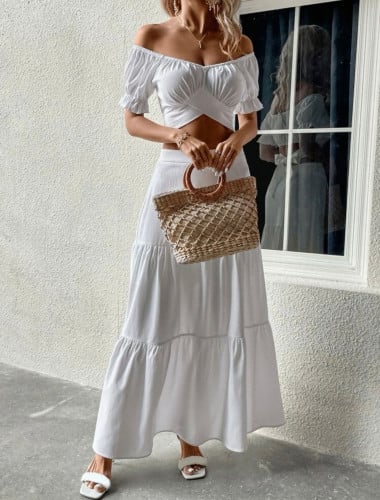 لباس علوي بياقة سويت هارت بربطة ظهر و تنورة حافة مكشكش