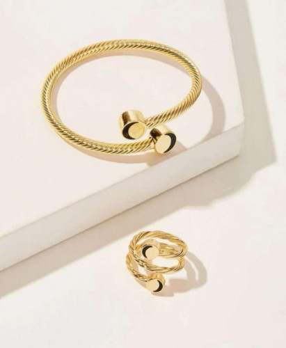 طقم سواره وخاتم ذهبيه