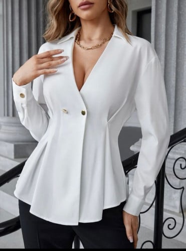 بلوزة تفاصيل خياطة ازرار امامية ابيض