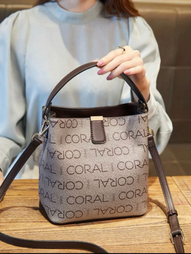 حقيبة مربعة ميني بطباعة أحرف متعددة الألوان