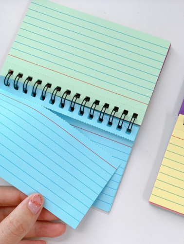 دفتر حلزوني لون عشوائي قطعة واحدة