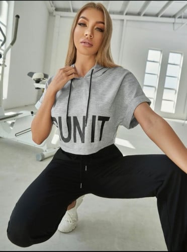 هودي بطباعة أحرف رباط رياضي رمادي فاتح