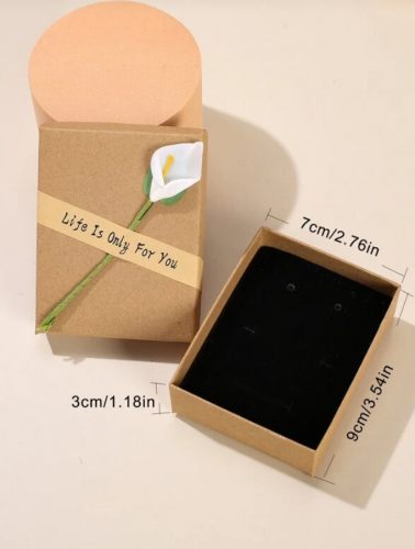 صندوق هدايا مزخرف بزهر قطعة واحدة