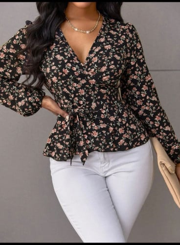 بلوزة بطباعة أزهار