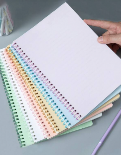 دفتر حلزوني لون عشوائي قطعة واحدة