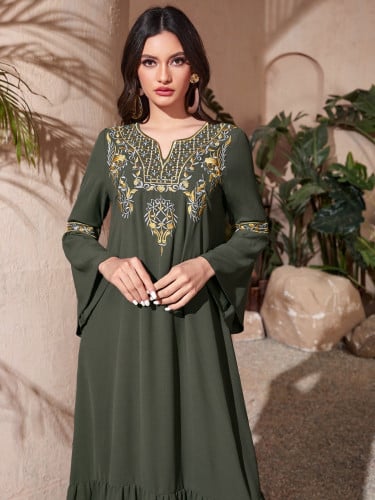 جلابيه مطرزه بأزهار بحافه كشكش