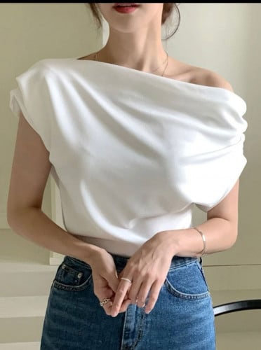 تيشيرت موحد اللون ياقة غير متماثل اكمام جناح الخفاش M