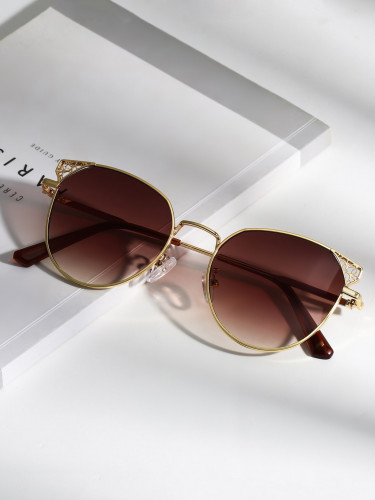 نظارة عصريه بإطار مجوف