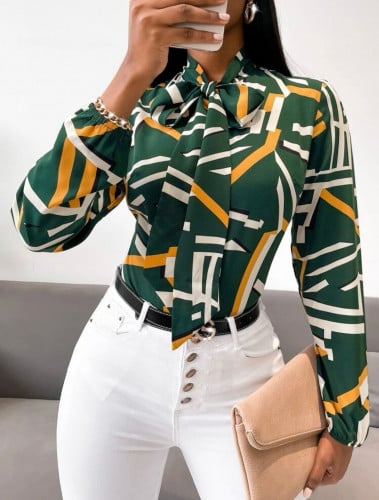 بلوزة هندسية بربطة عنق