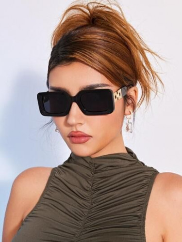 نظارات شمسية رمادي