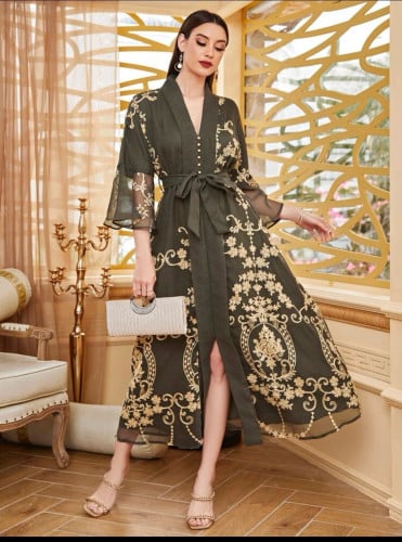 قفطان بحزام باكمام منتفضة