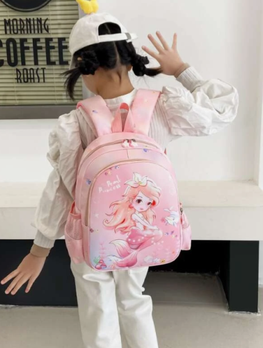 حقيبة ظهر بجرافيك شخصية رسوم كارتون بنات