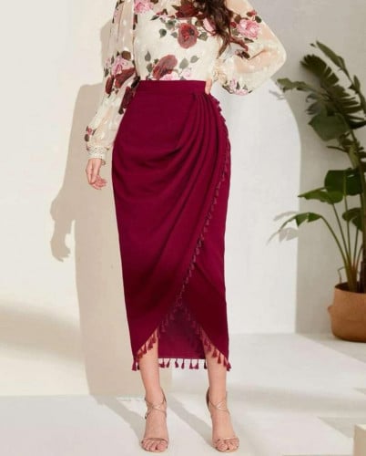 تنورة مقلم بشرابة بحافة مطوي