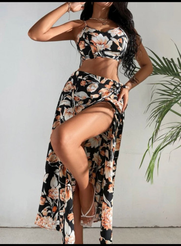 طقم لباس علوي كامي بطباعة ازهار مع تنورة