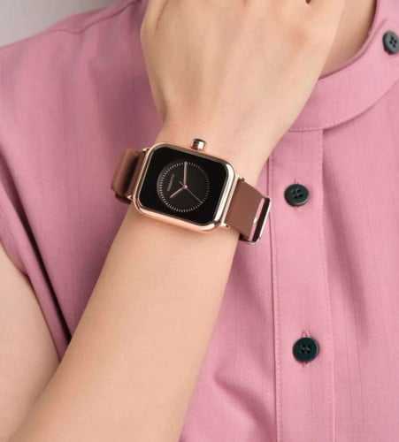 ساعة كوارتز بعقارب مستطيلة