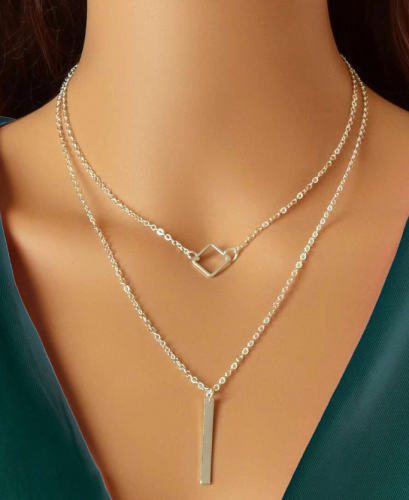 قلادة بطبقات