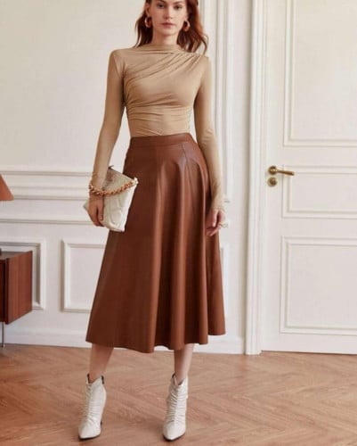 تنورة واسع من الأسفل خصر عالي جلد صناعي