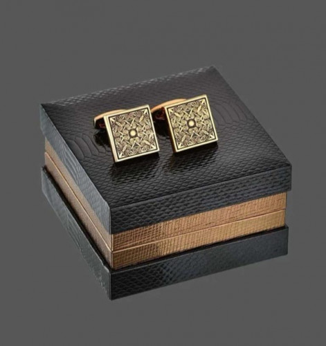 كبك رجالي أنيق بلون ذهبي