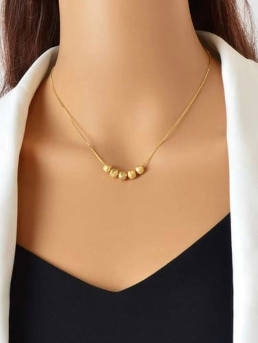 قلادة بديكور خرز