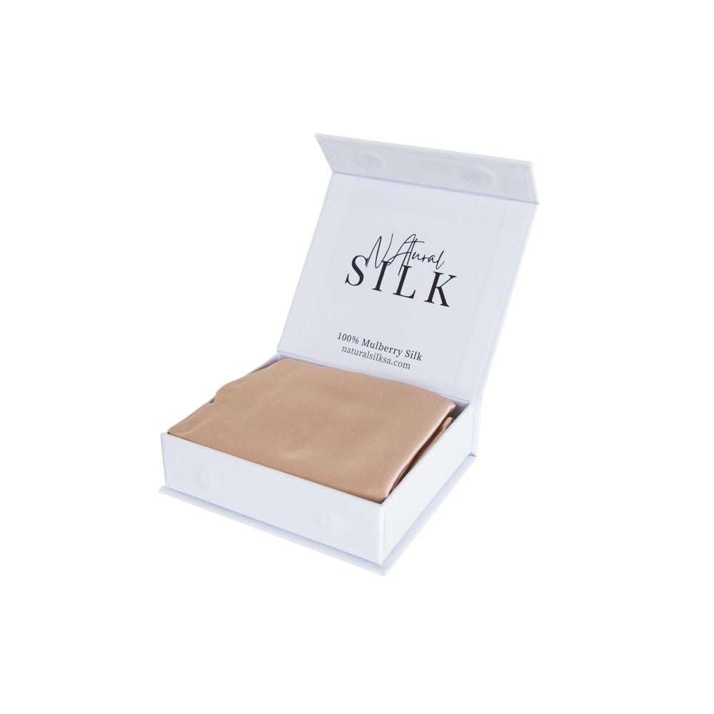 لماذا الحرير مناسب للبشرة الحساسة؟ الحل اللطيف لبشرة صحية وخالية من التهيج