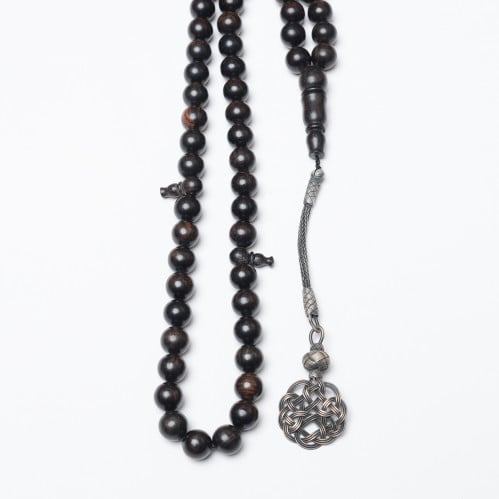 سبحه من خشب الابنوس مع فضه