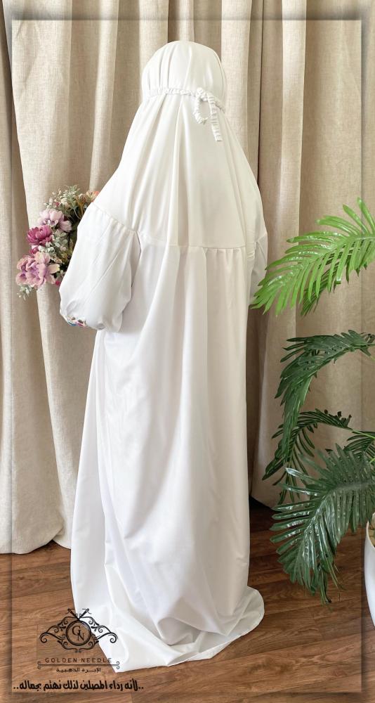 لباس صلاة مطرز للمكلفات