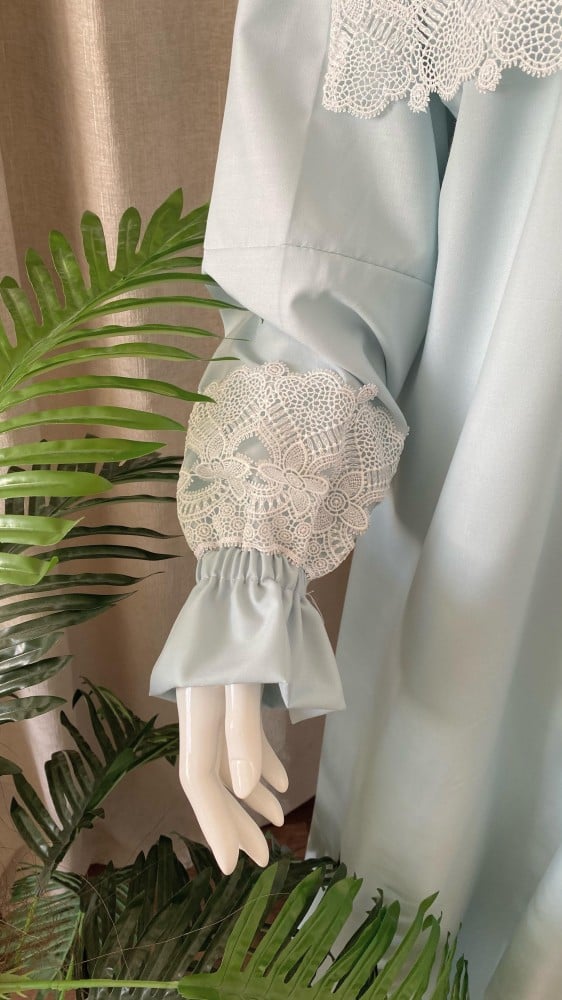 طقم صلاة بلباس بطرحة