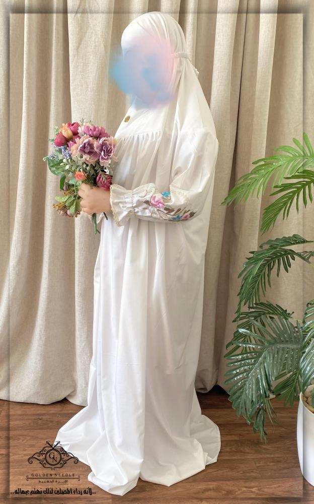 لباس صلاة مطرز للمكلفات