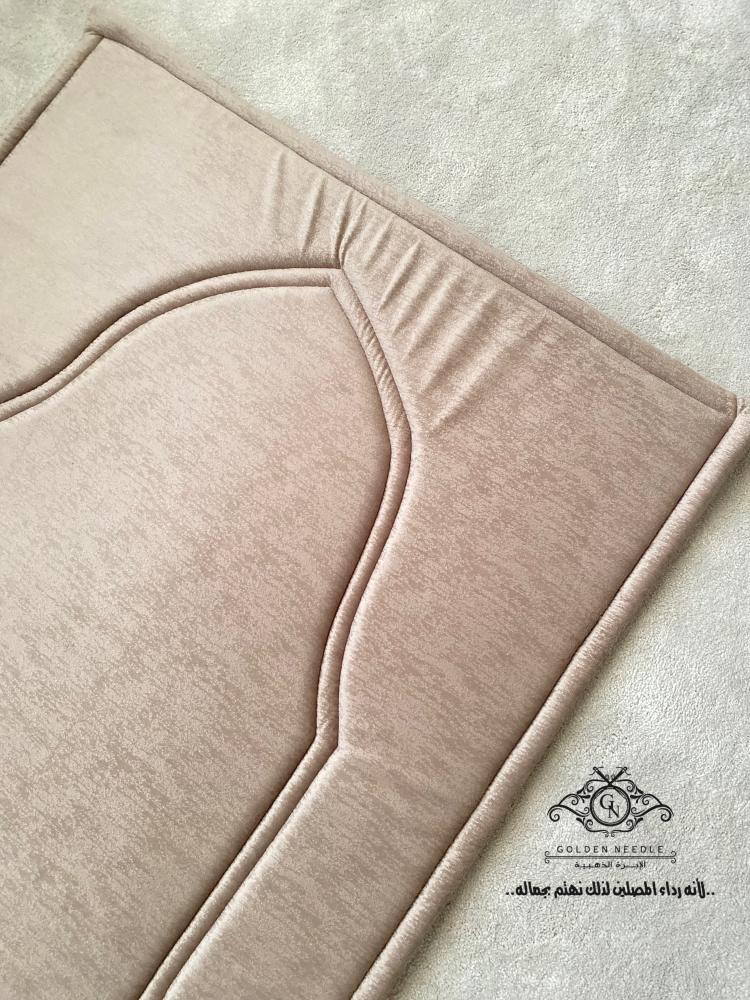 سجادة صلاة لون بيج حجم كبير