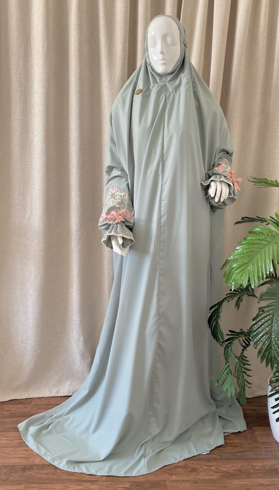 لباس صلاة عادي مطرز بمنتهى الجمال أخضر