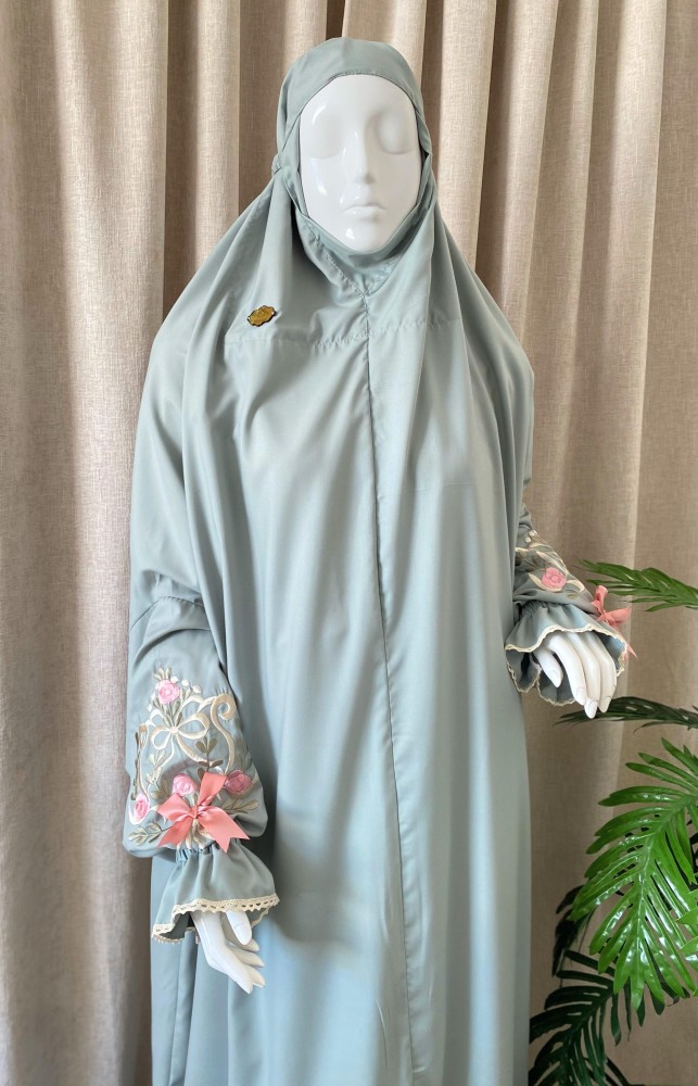 لباس صلاة عادي مطرز بمنتهى الجمال أخضر