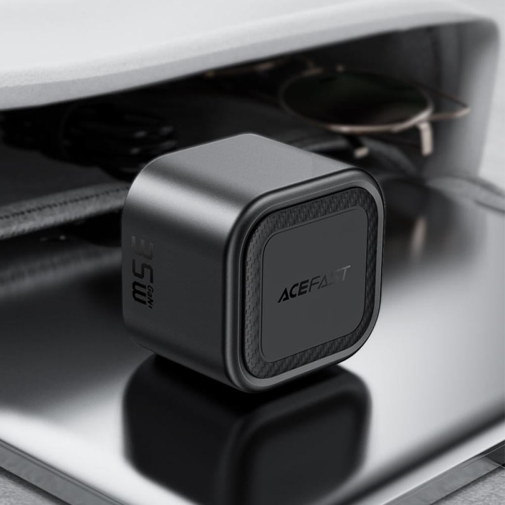 شاحن جداري AceFast بقوة 35 واط بمنفذ تايب سي و منفذ يو اس بي - اسود