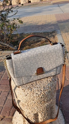 شنطة ماركة كالفن كلاين