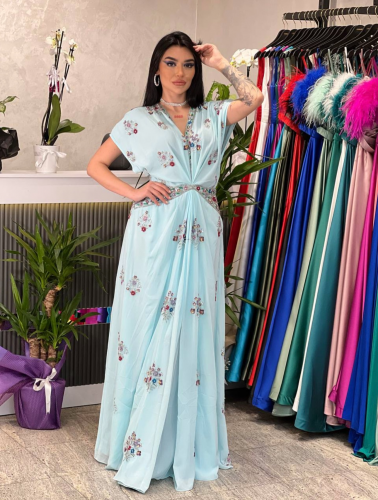 فستان سهرة مشغول