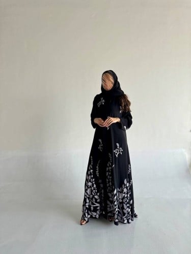 عباية تطريز كريب اسود ملكي قصة كلوش