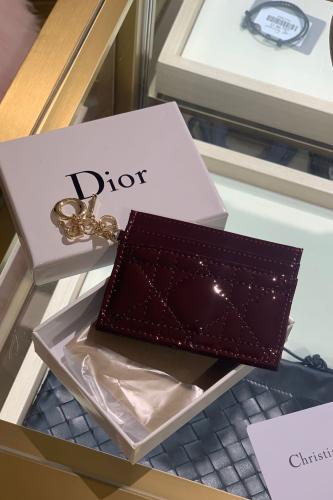 DIOR