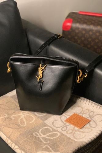 SAINT LAURENT