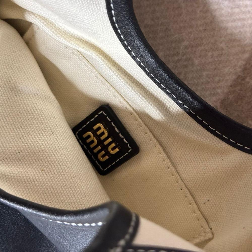 MIU MIU ميو ميو