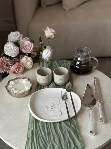 طقم كيك العرسان -  برغندي