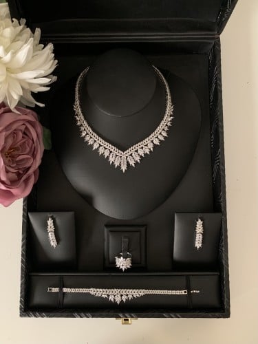 طقم زركون يواجه للملكة او الزواج