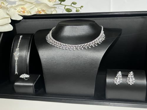 طقم اكسسوار عروس - نيرفين