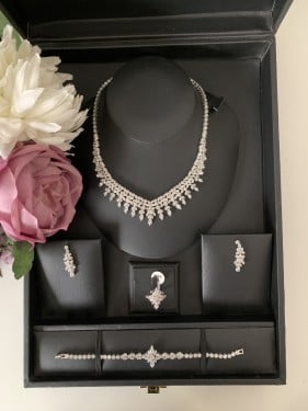 طقم عروسه بالزركون فخم و بسعر مناسب
